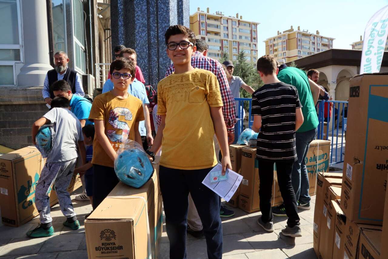 Okullar tatile girdi, şimdi sıra bisiklet hediyeli Konya geleneğinde 1